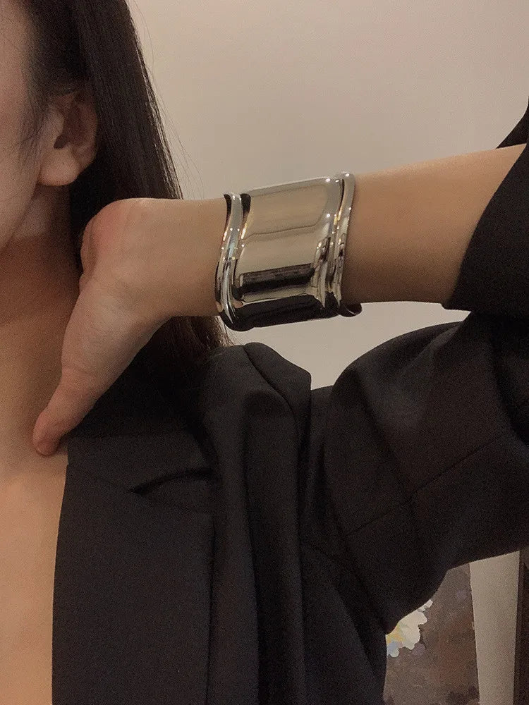 Metal Wave Asymmetry Openings Temperament Exaggerated Fashion Personality Wide Bracelet Women Fall