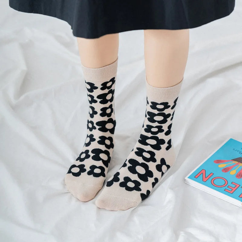 Autumn Winter Fall Fashion Cute Ins Korea Style Streetwear Flower Pattern Print Women Short Socks