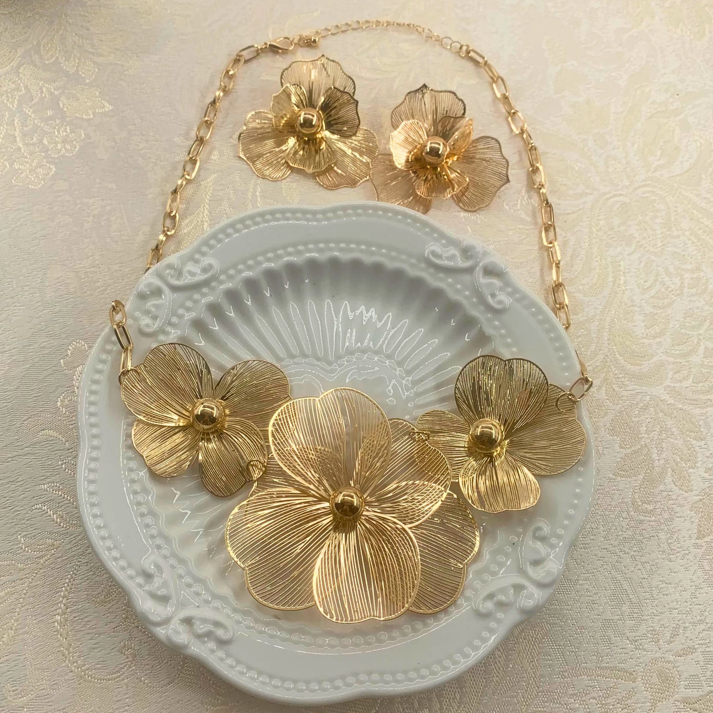Skeleton Metal Flower Simple Fashion New Statement Necklace Earrings Gold Women Jewelry Set