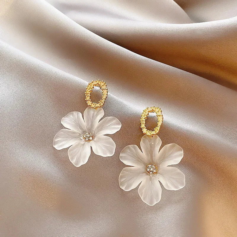 White Flower Dangle Acrylic Big Floral Korean Fashion Circle Drop Gold Women Earrings Jewelry Gifts