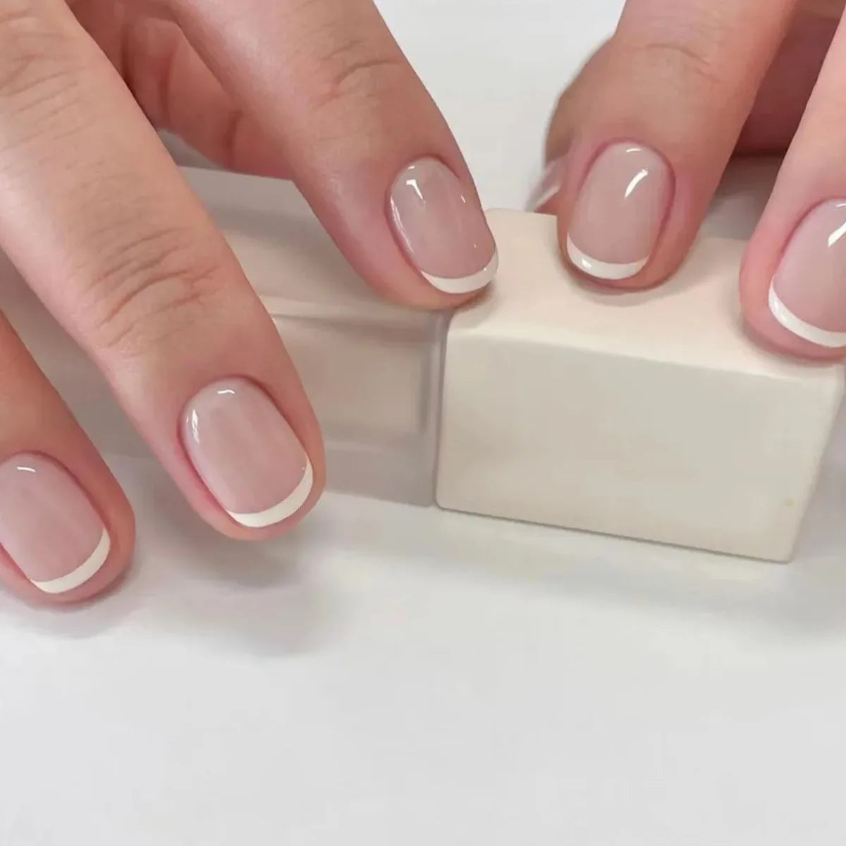 24pcs Simple Square Jelly Glue Gradient French Press on Fake False Nails Short Full Cover Nail Tips