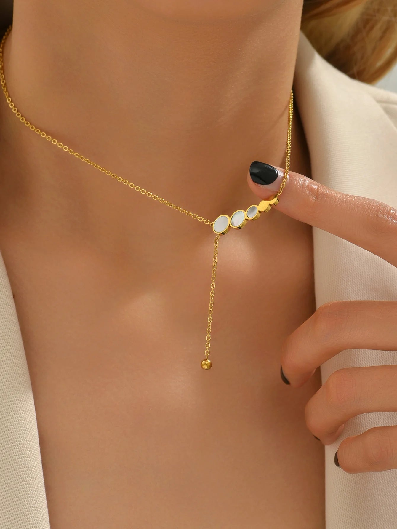 Inspirational Design Mother of Pearl Modern Elegance Precision Crafted Gold Women Necklace Jewelry