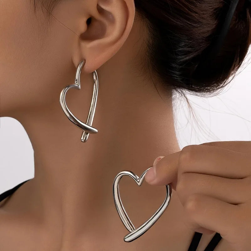 Fashion Personality Love Niche Design Sense Simple Silver Gold Women Earrings Jewelry Gift