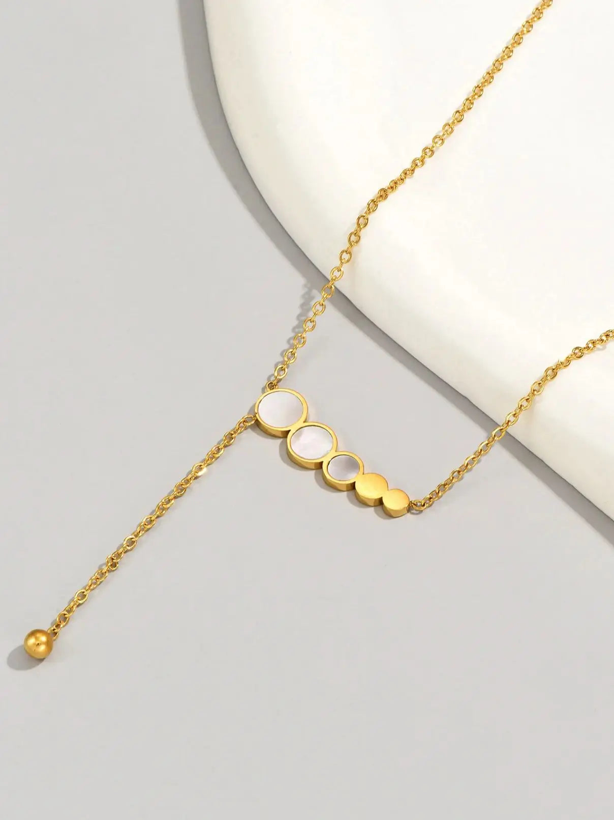 Inspirational Design Mother of Pearl Modern Elegance Precision Crafted Gold Women Necklace Jewelry