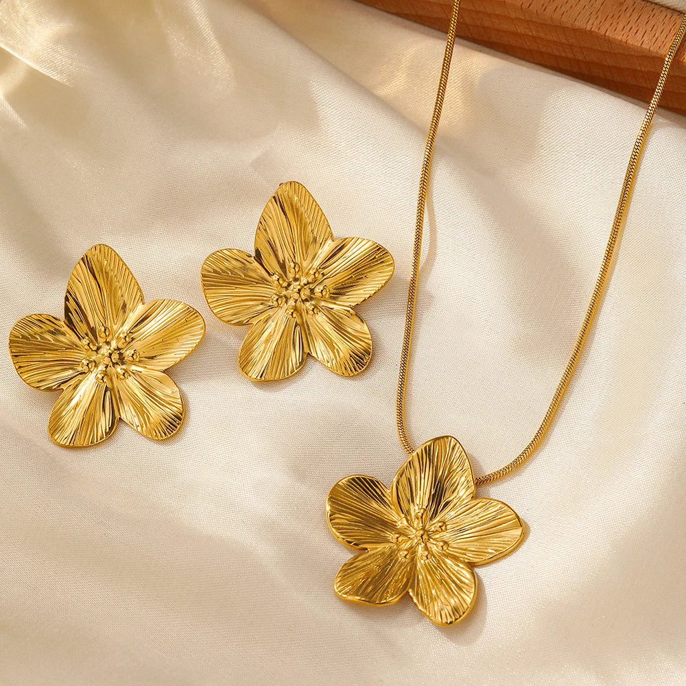 French Vintage Flower Charm Exaggerated Gold Silver Women Necklace Earrings Jewelry Set Gifts