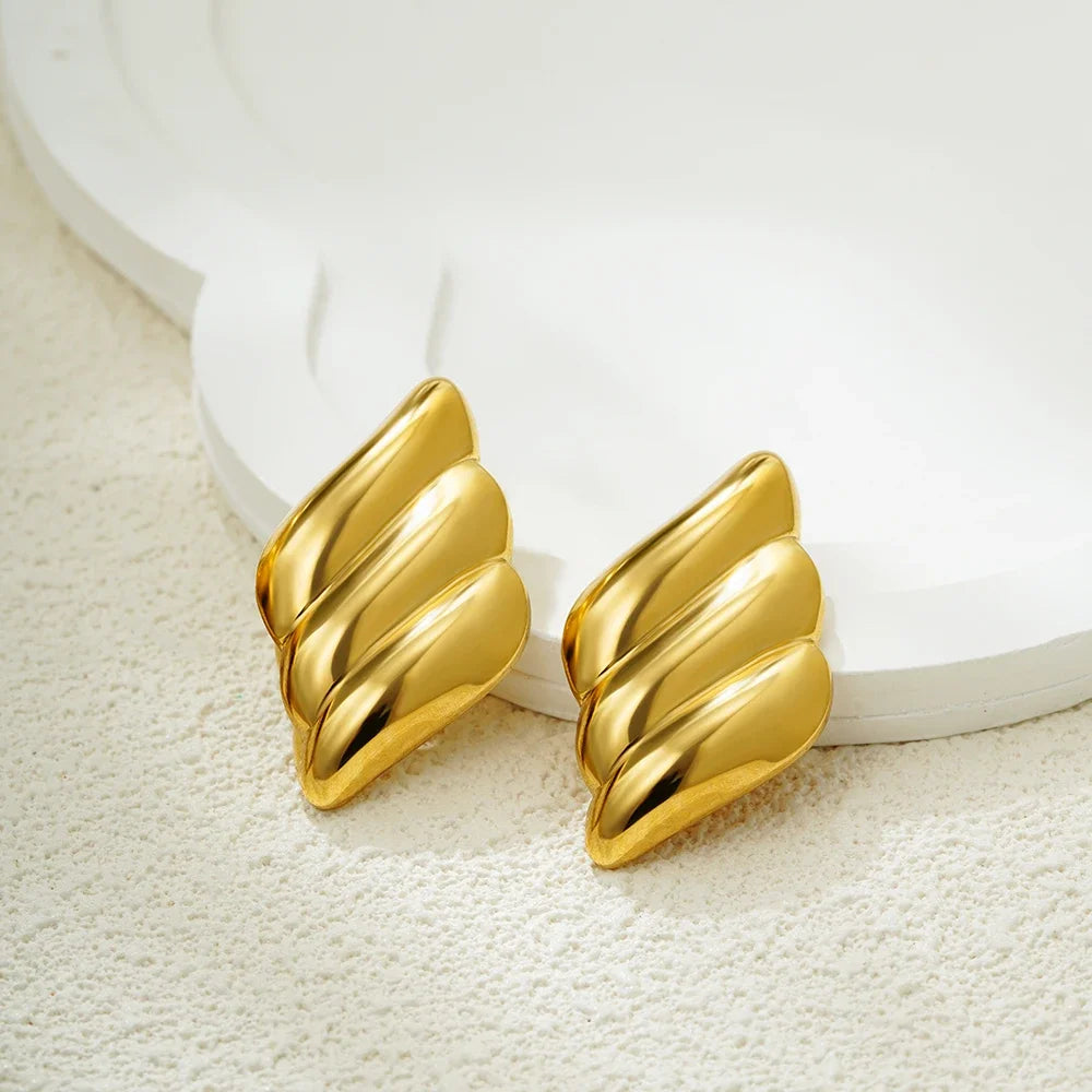 Vintage Gold Stud Women Fashion Glossy Metal Wings Shape Chunky Hoop Statement Earrings Jewelry Gift