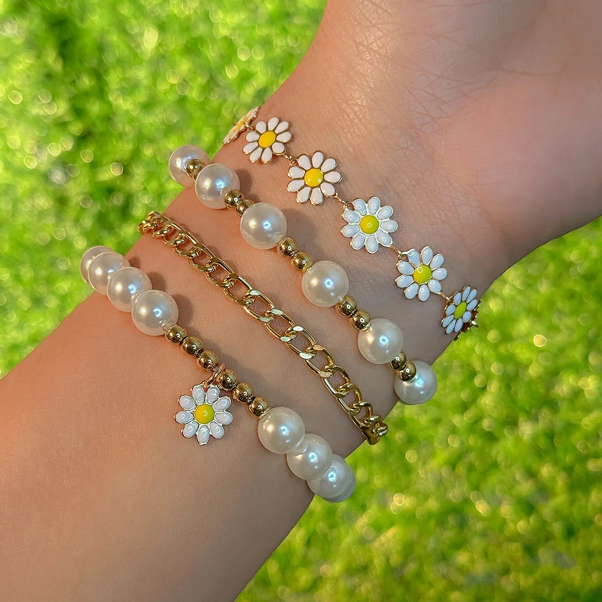 4pcs Vintage Small Daisy Flower Gold Pendant Pearl Bohemian Beaded Enamel Women Bracelet Set Gifts