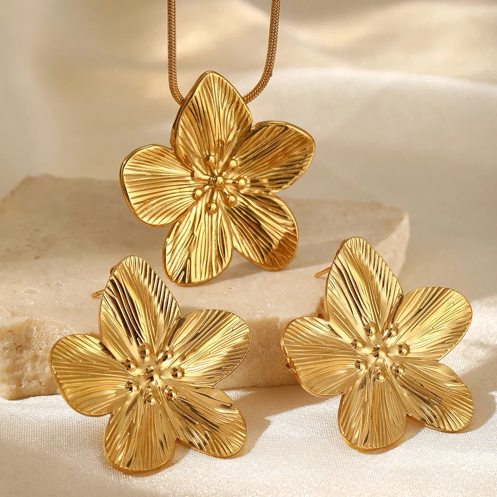 French Vintage Flower Charm Exaggerated Gold Silver Women Necklace Earrings Jewelry Set Gifts