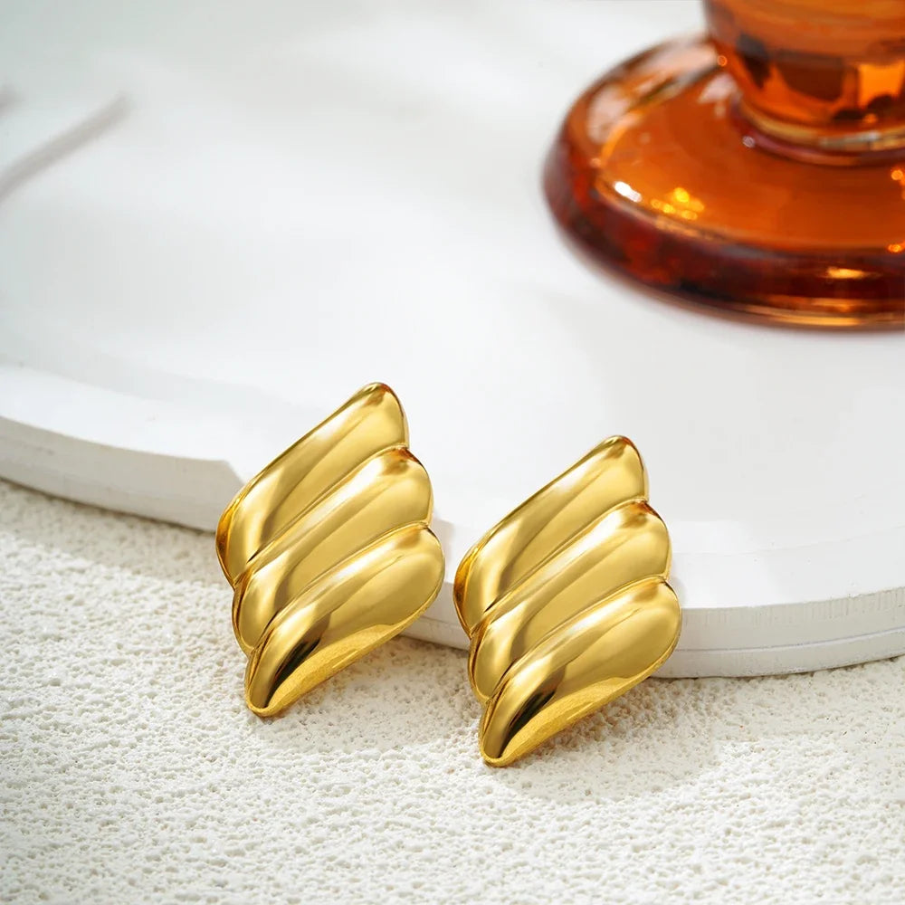 Vintage Gold Stud Women Fashion Glossy Metal Wings Shape Chunky Hoop Statement Earrings Jewelry Gift