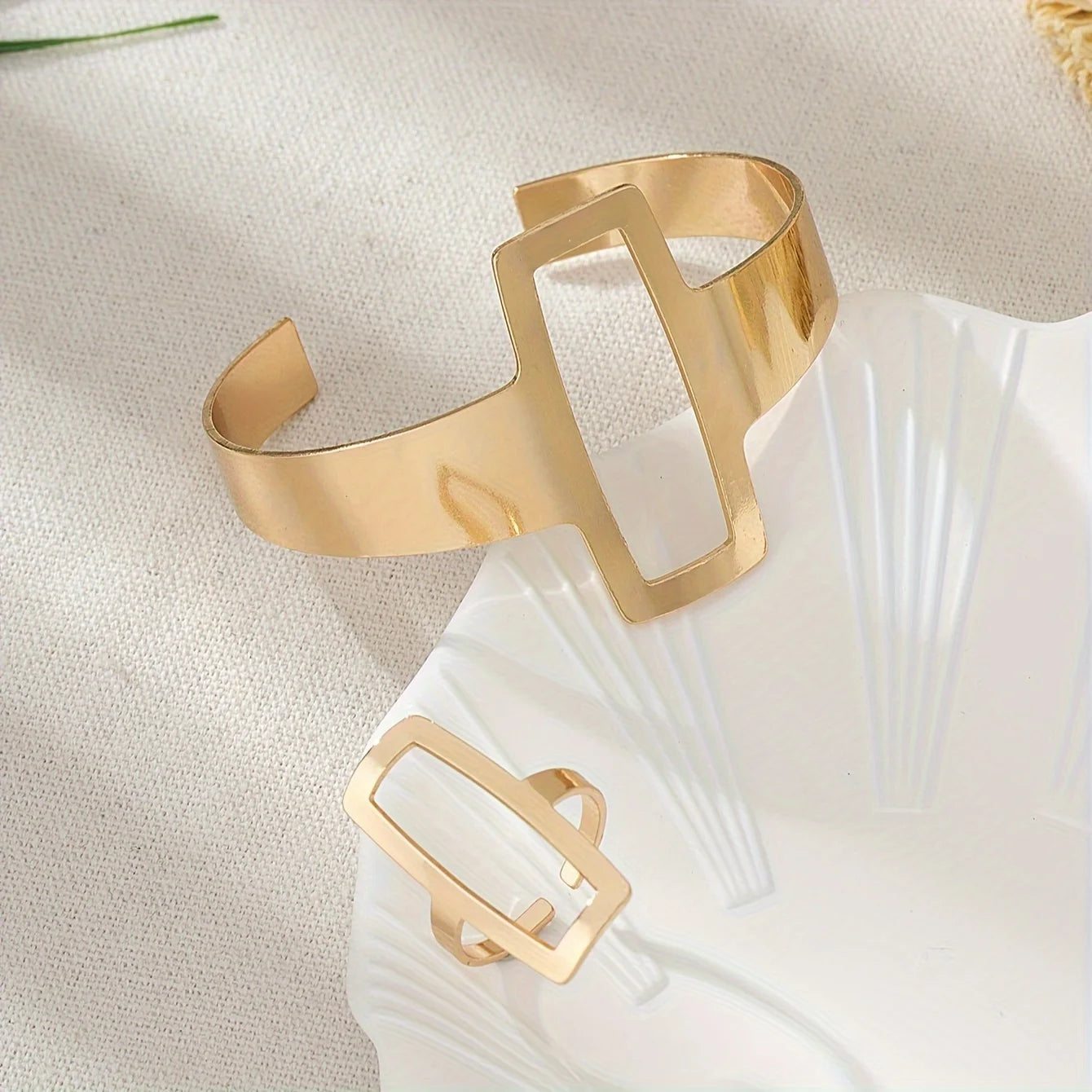 2Pcs/Set Trendy Minimalist Geometric Square Jewelry Hollowed Out Ring Bracelet Jewelry Set Gift